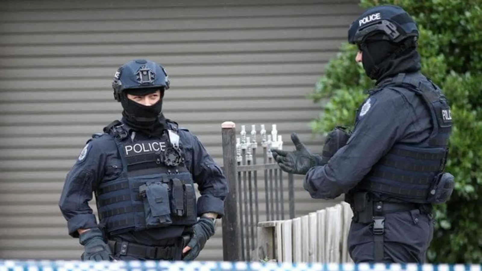 تخريب منزل لزعيم يهودي وإحراق سيارات في سيدني