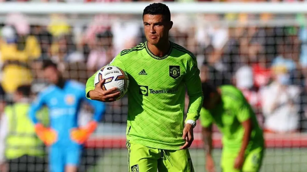 كريستيانو رونالدو يرفع أسهم بروسيا دورتموند لهذا السبب