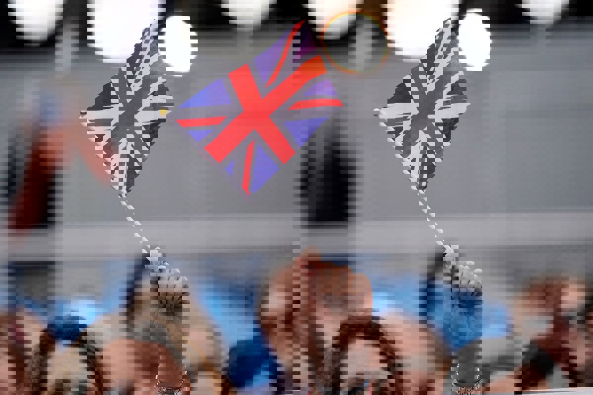 وسط ركود غير مسبوق.. "تسونامي شعبوي" يهدد بريطانيا