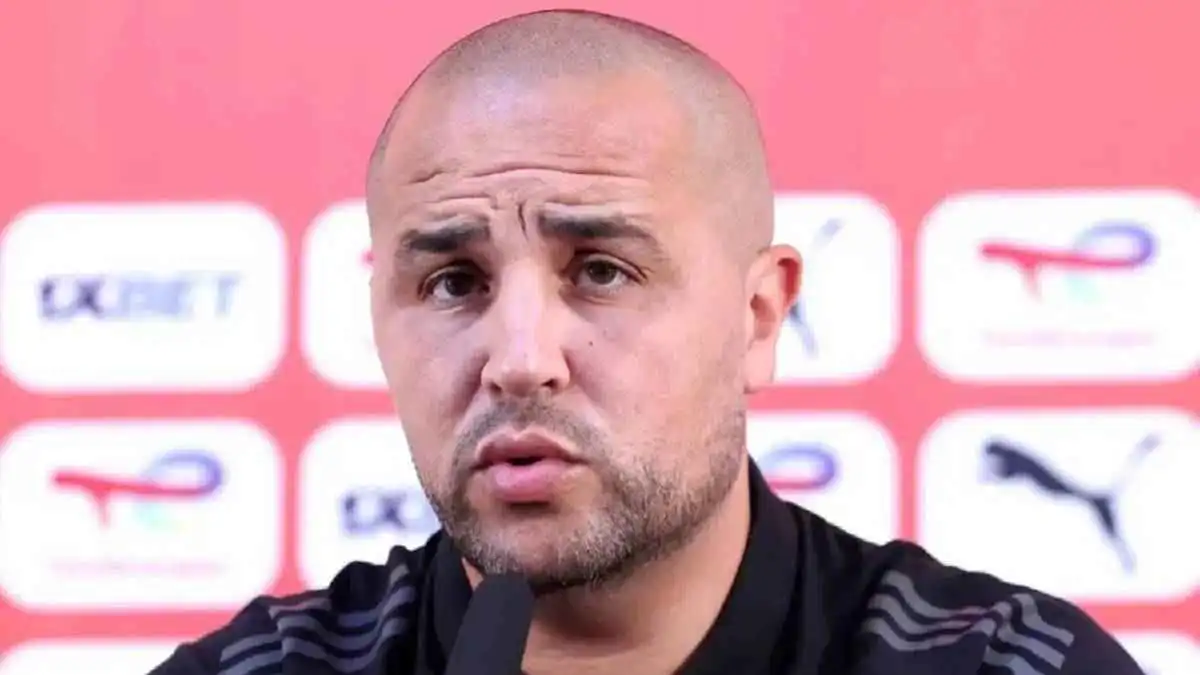 "علينا احترام مسيرته".. بوقرة يدافع عن نجم منتخب الجزائر في كأس العرب (فيديو)