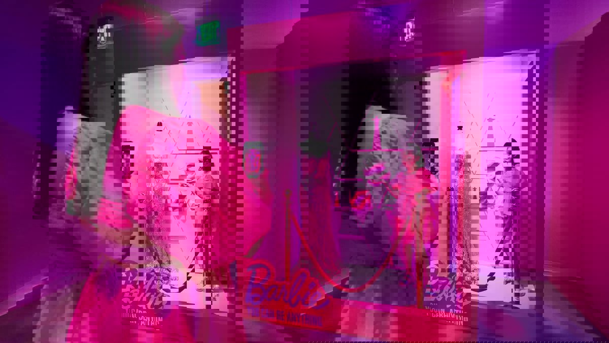 عالم "باربي" الوردي داخل معرض في لوس أنجلوس 