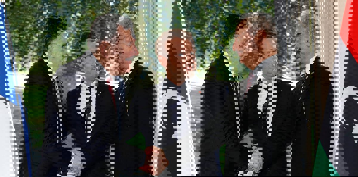 باريس تُطلع مصر والجزائر على تفاصيل لقاء ماكرون بحفتر والسراج.. وغضب إيطاليا يتبدد