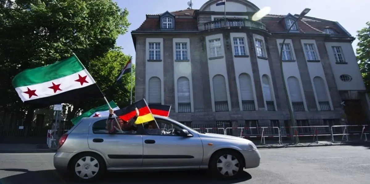 ميركل تدعو قطاع صناعة السيارات لتوفير فرص عمل لللاجئين‎