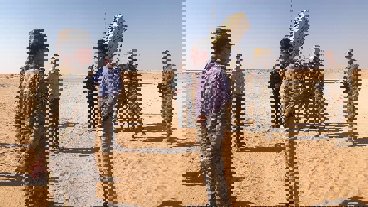 إسبر يزور العراق لبحث سحب قوات أمريكية من سوريا