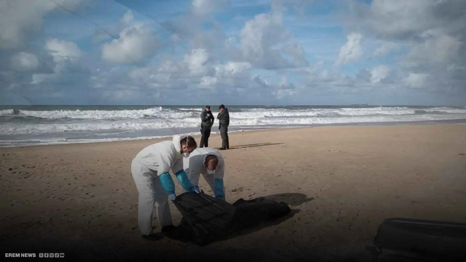 جثث مكبّلة في عرض البحر.. مشهد مروّع بإسبانيا (فيديو إرم)