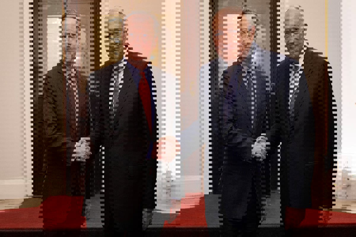 كاميرون يناقش حرب غزة مع نظراء من دول عربية وإسلامية