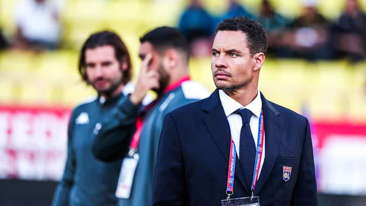 في حالة خطرة..هل حاول المدير الرياضي لأولمبيك ليون الفرنسي الانتحار؟