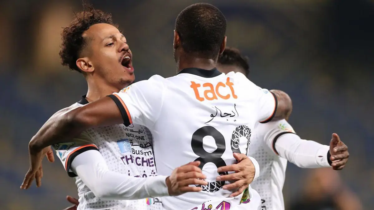 "منتزه الليوث".. الشباب يسخر من معقل نادي النصر (شاهد)