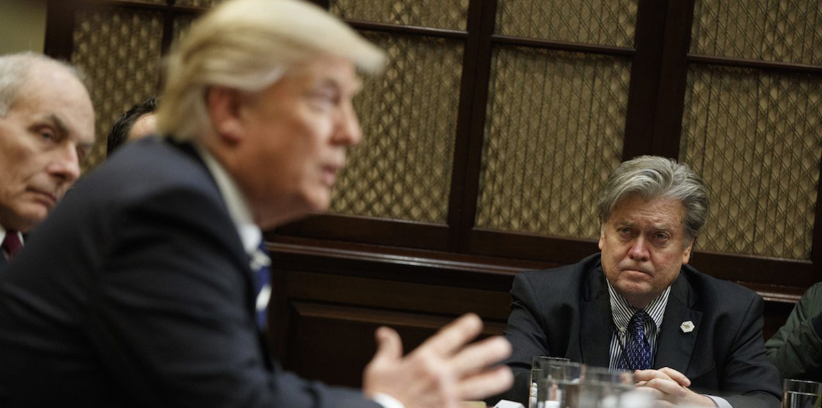 بانون بعد إقالته: ذاهب للحرب من أجل ترامب