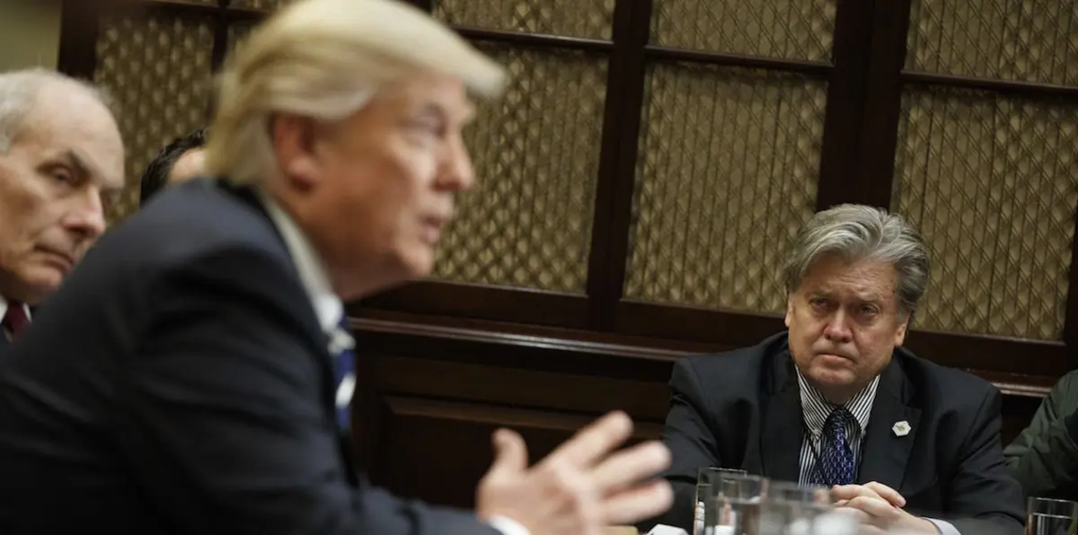 بانون بعد إقالته: ذاهب للحرب من أجل ترامب