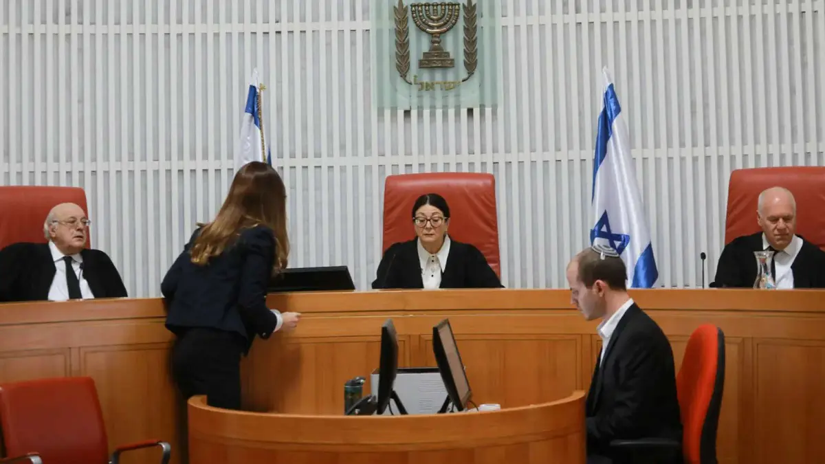 مذكرة اتهام بحق إسرائيلية بعد عامين من تعاونها مع حزب الله اللبناني