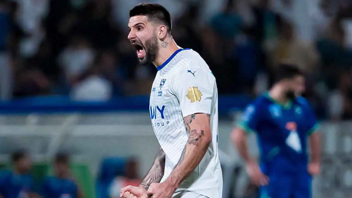 قرار مفاجئ من الهلال تجاه ميتروفيتش