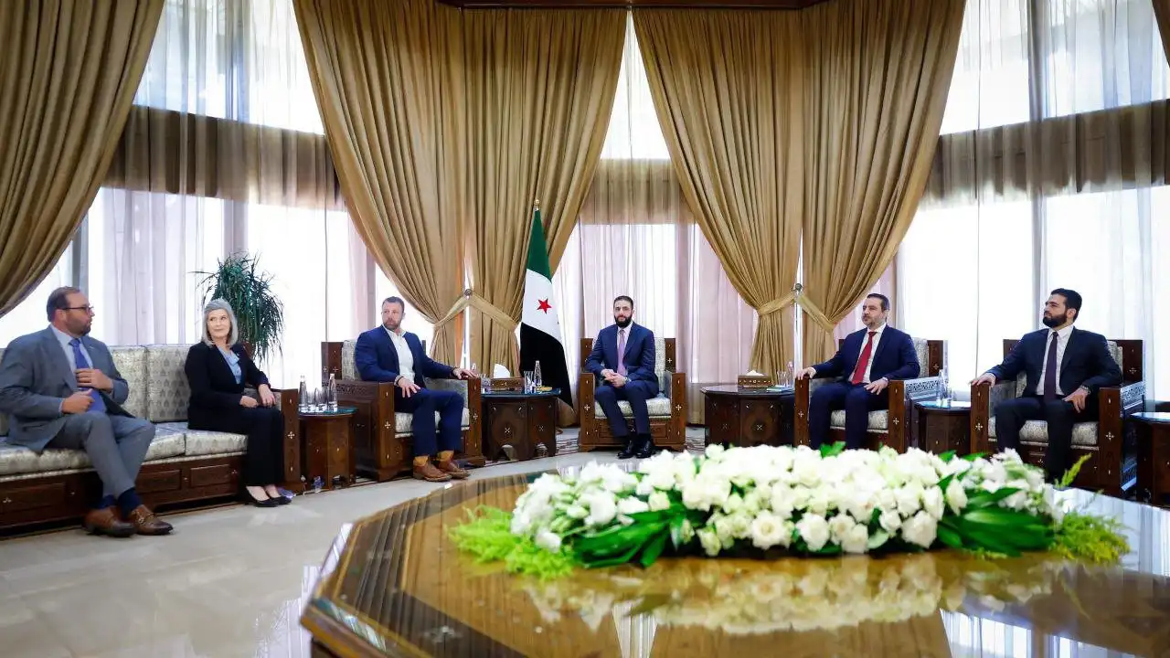 الرئيس السوري يستقبل وفداً من مجلسي النواب والشيوخ الأمريكيين (صور)