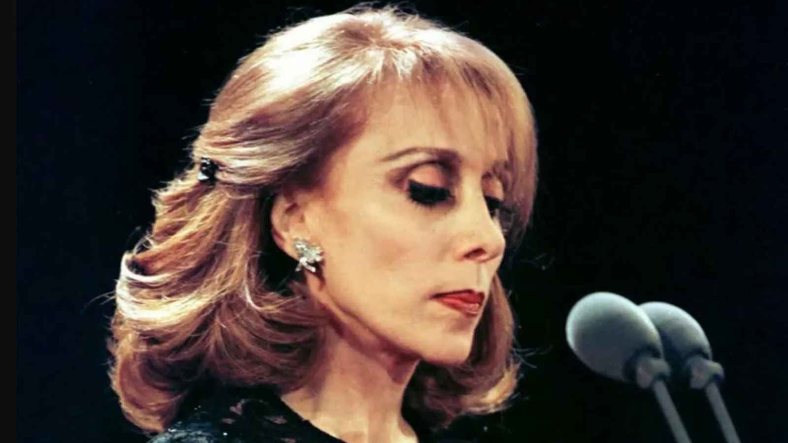 هجوم الحنين والذكريات.. أغانٍ تمزج الشتاء بالرومانسية (فيديو)