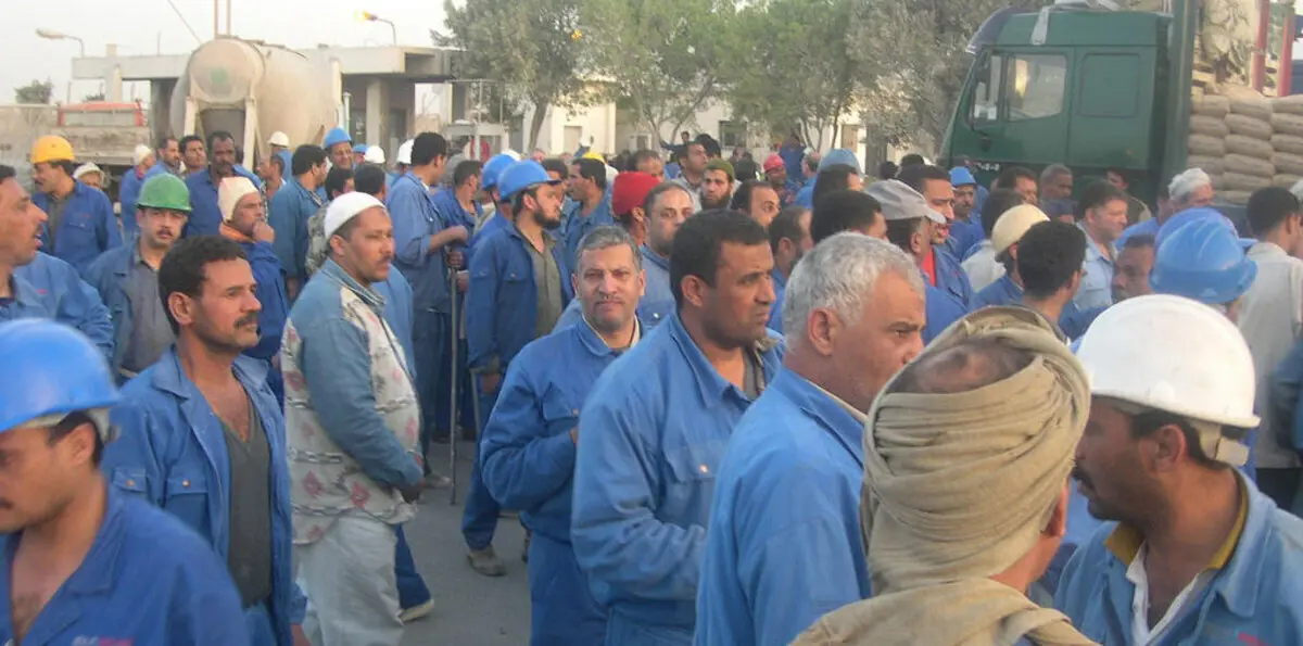 ما الذي يدفع العمالة الوافدة في سلطنة عُمان إلى الهروب من الكفيل؟