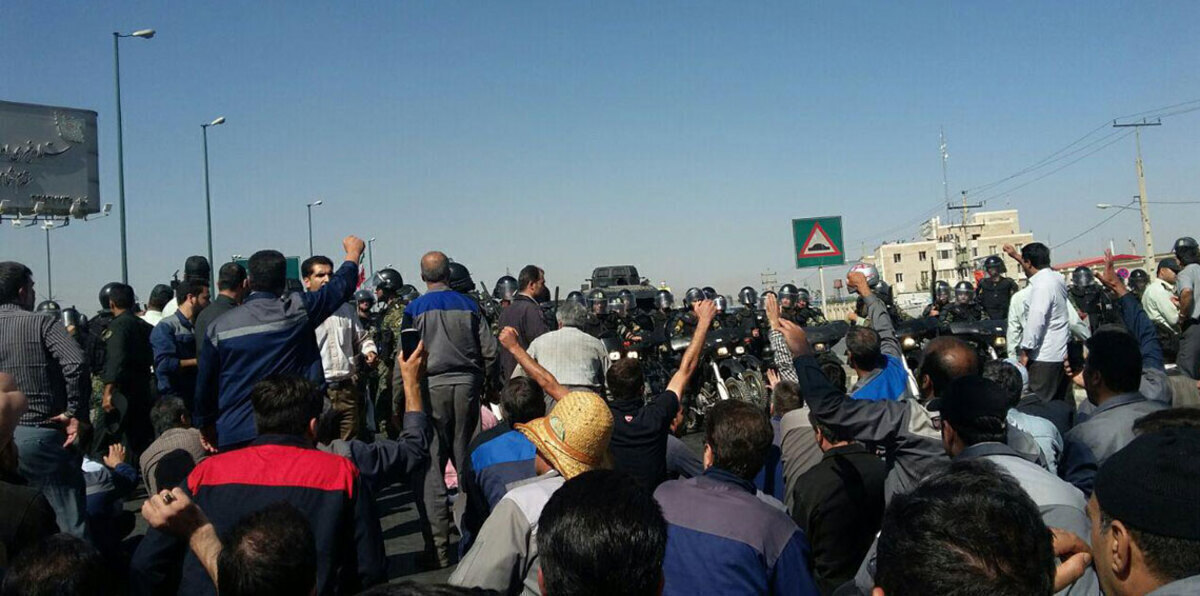 رغم القمع والتهديد.. النظام الإيراني يفشل بفرملة الاحتجاجات الشعبية