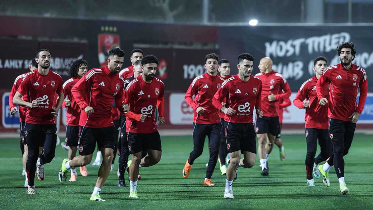 الدكة تنتظركما.. توروب يهدد نجمين كبيرين في الأهلي المصري 