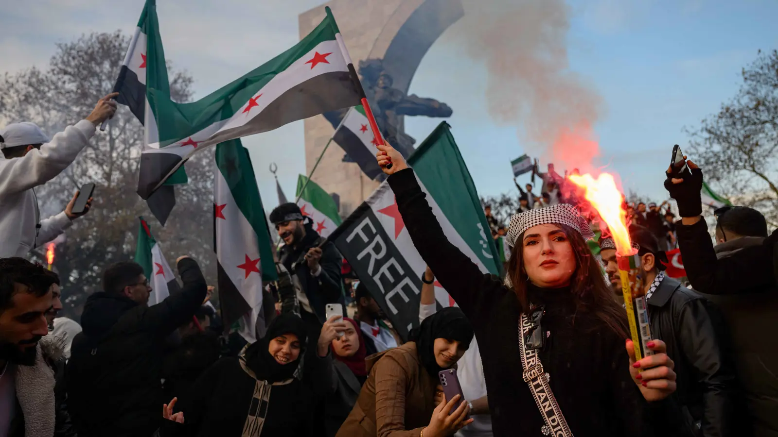 المعارضة السورية تصدر أحكاماً بحق المعتدين على ممتلكات الدولة السورية