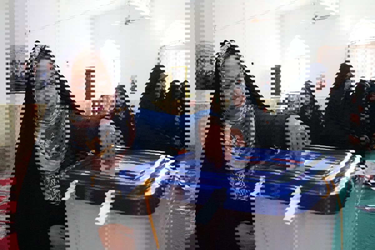 انتخابات إيران..هل أضعفت "المقاطعة الواسعة" سلطة خامنئي؟