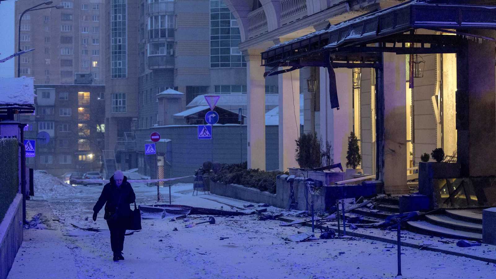 رئيس بلدية كييف يأمر السكان بمغادرة المدينة مؤقتاً (فيديو)