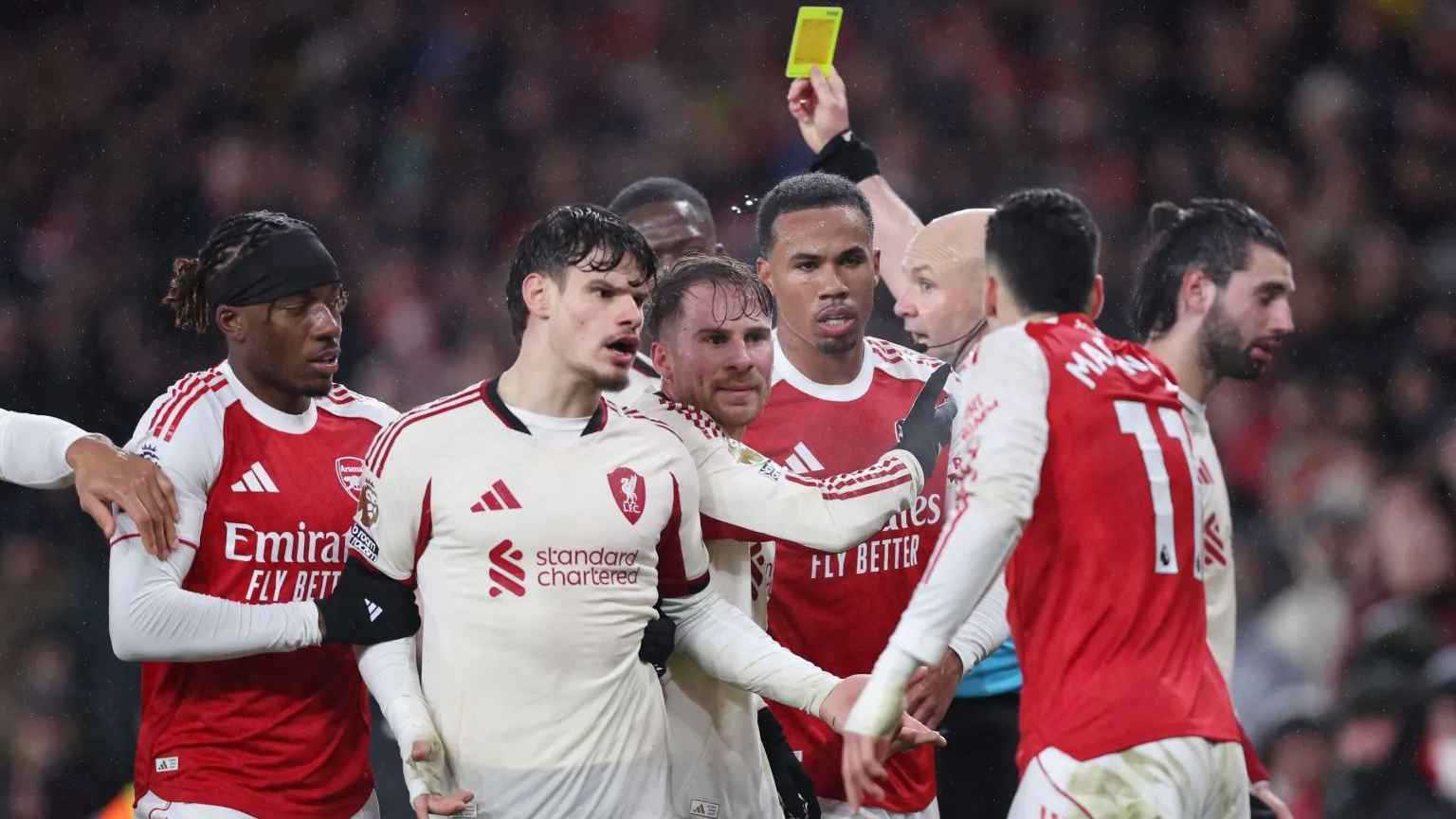 تصرف كارثي من مارتينلي تجاه لاعب ليفربول المصاب (فيديو)