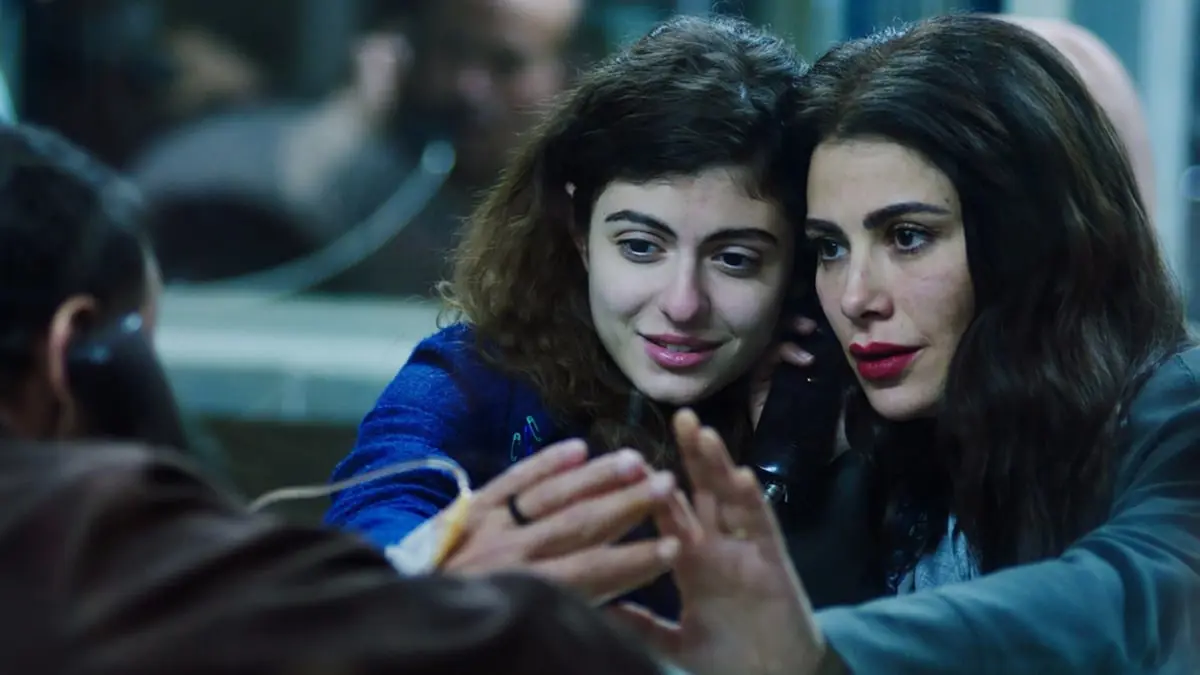 بعد الجدل الحاد.. مخرج "أميرة" يصدر بيانا يدافع فيه عن أسرة الفيلم