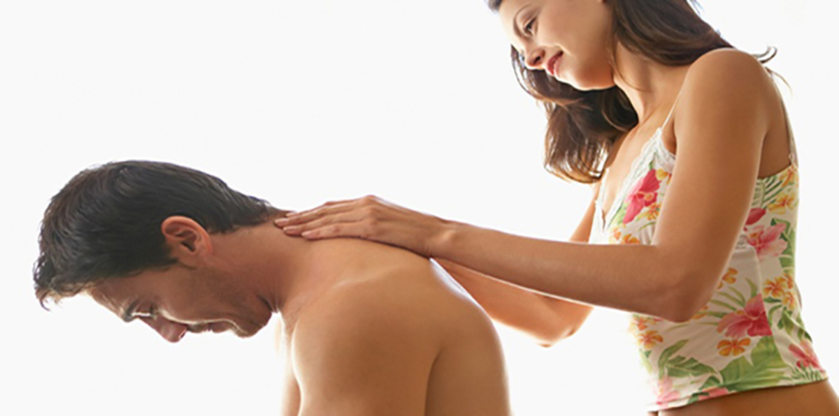 تدليك الأزواج لبعضهم البعض يساهم في تعزيز صحتهم