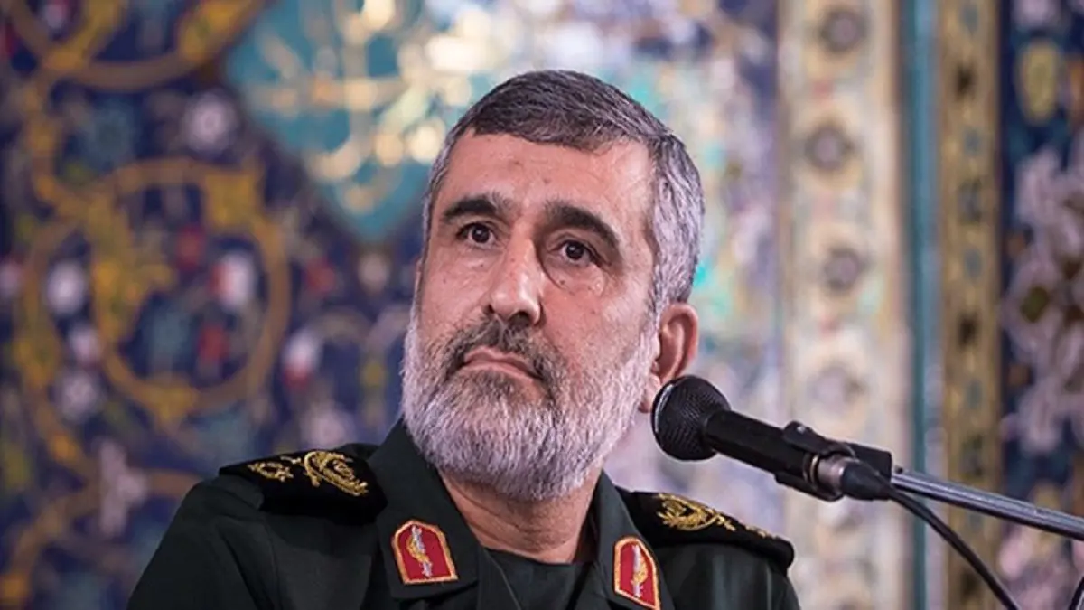 قائد بالحرس الثوري الإيراني يتهم عددًا من كبار المسؤولين بالتبعية للغرب