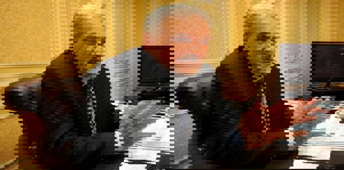 طالب السيسي مخاطبة الشعب بشفافية.. السلمي: تعويم الجنيه كارثة على مصر