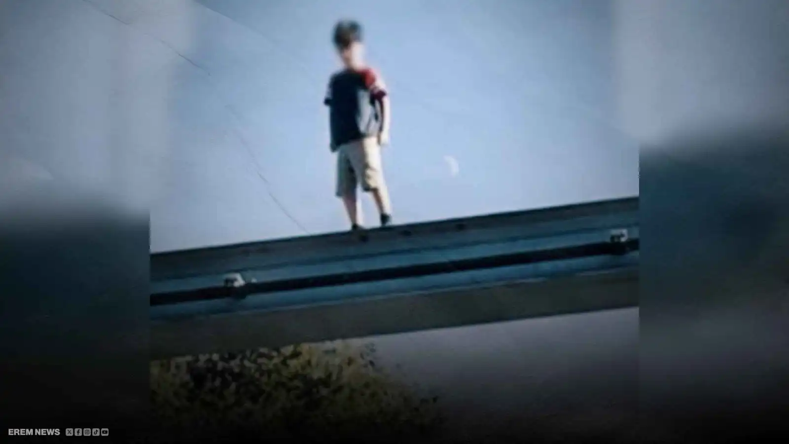 "غرائز الأبوة" تنقذ الموقف.. لحظات رعب لطفل فوق مسار قطار في بنسلفانيا