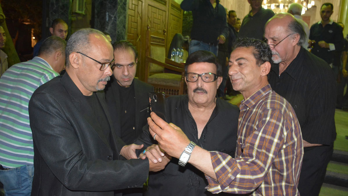 بالصور.. نجوم الفن في عزاء الفنان الراحل محمد نجم