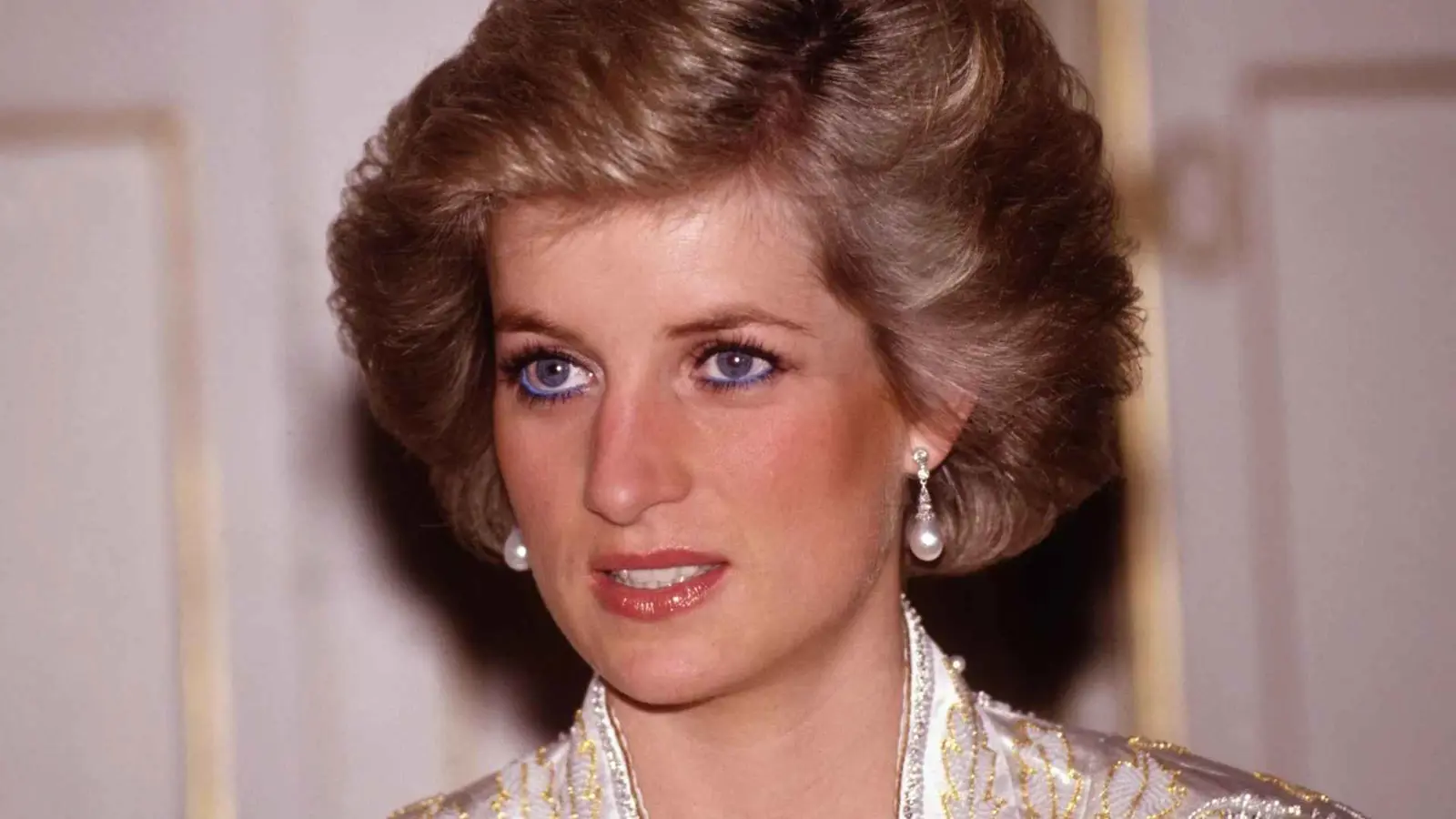 حريق في منزل طفولة الأميرة ديانا.. هل كان متعمّداً؟ (صور)