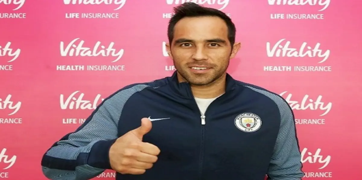 رسميًا.. كلاوديو برافو يوقّع لمانشستر سيتي