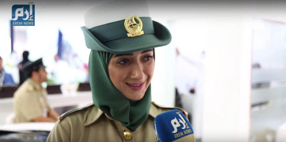 شرطة دبي تضيف أول سيارة ذكية بتقنيات متطورة (فيديو إرم)