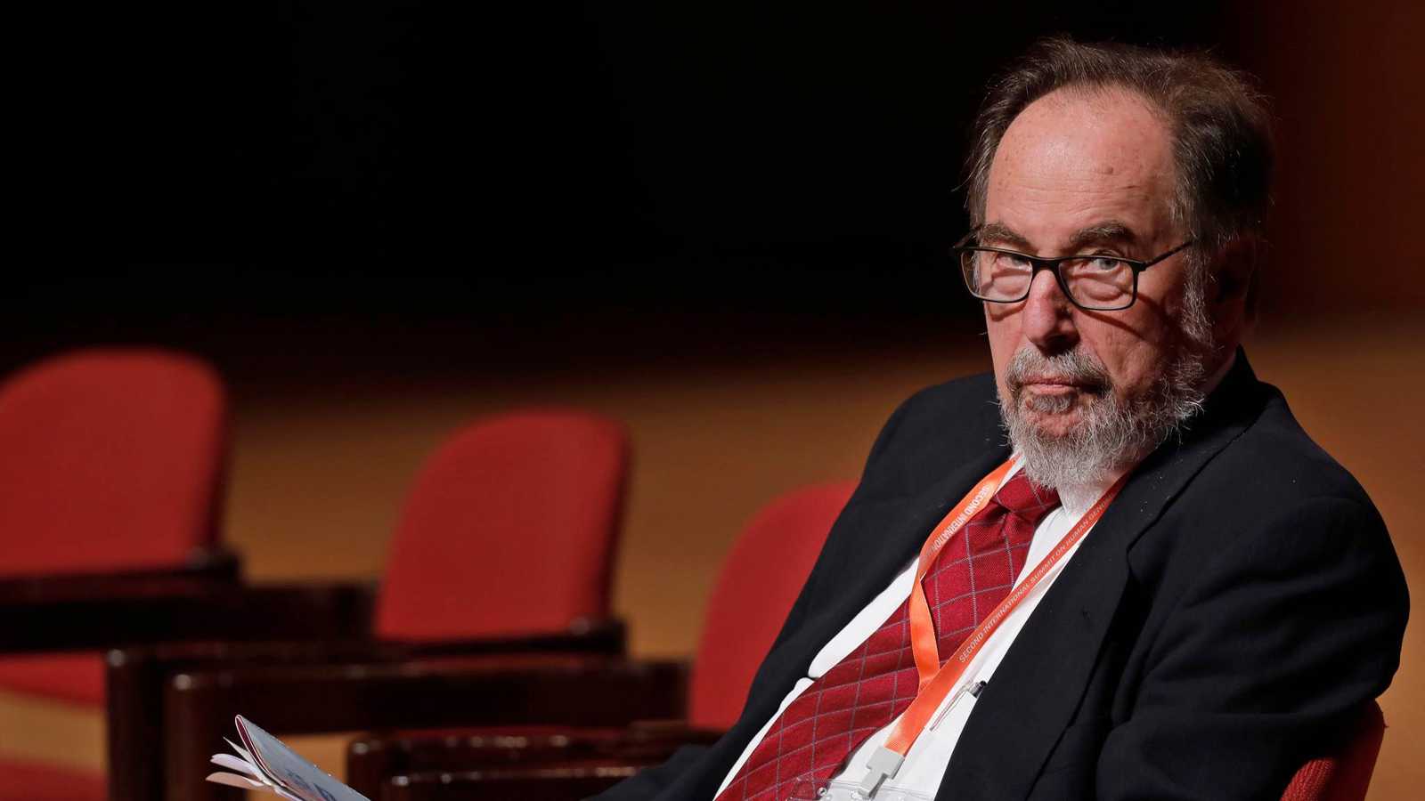 رحيل عالم الأحياء الأمريكي ديفيد بالتيمور عن 87 عامًا