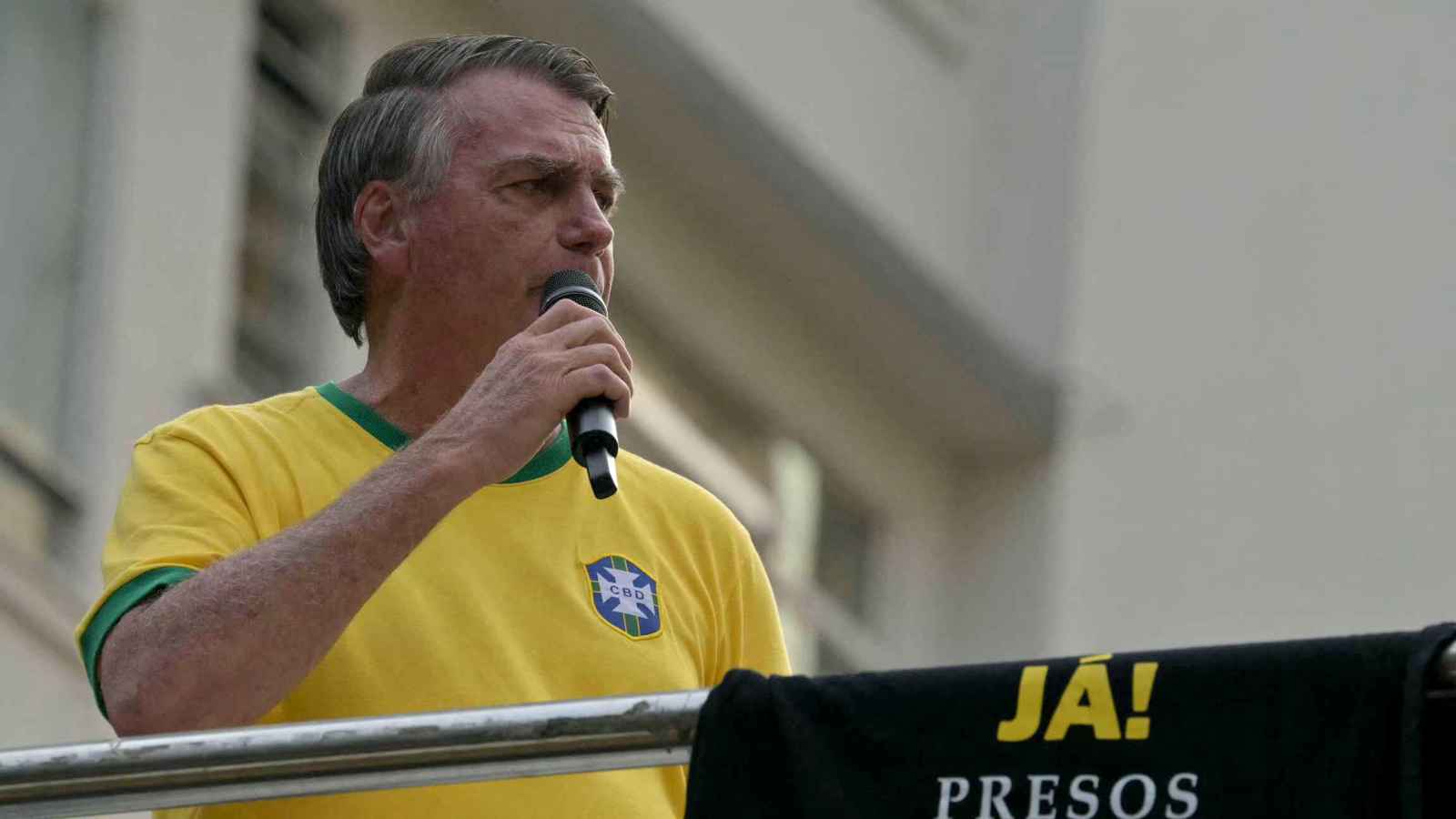 البرازيل.. اتهام الرئيس السابق و36 شخصا بـ"محاولة انقلاب"