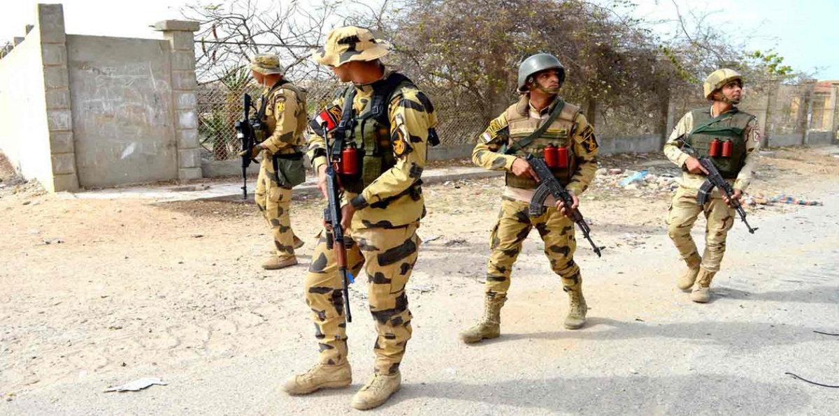 الجيش المصري يُعلن مقتل 21 مسلحًا بسيناء