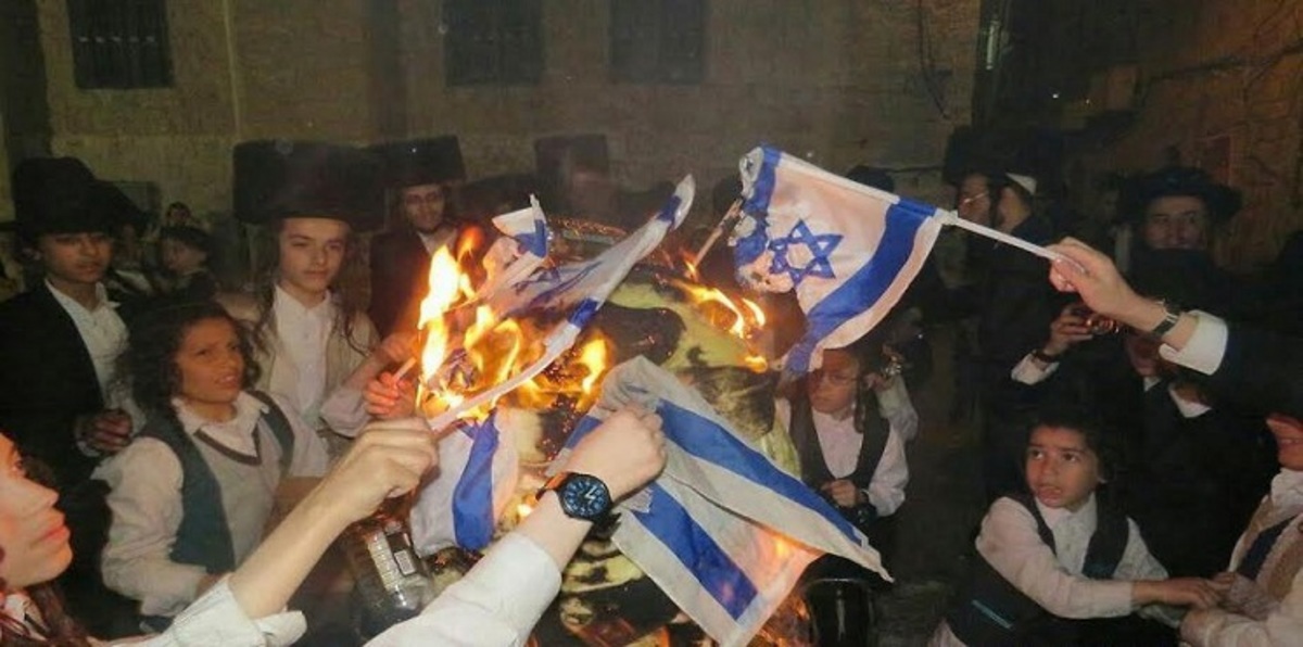 حرق دمى الجنود يثير عاصفة سياسية بإسرائيل.. ونتنياهو يصف الحادثة بـ"المخجلة" (فيديو)