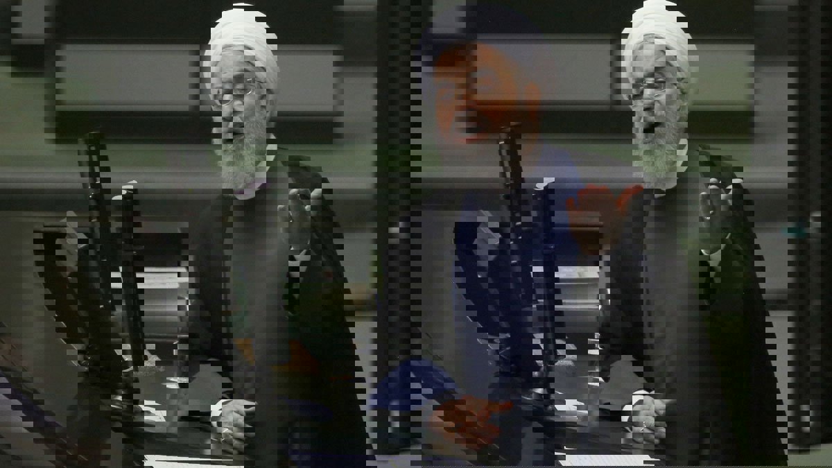 رئيس لجنة الأمن القومي في البرلمان الإيراني يصف روحاني بـ"المشعوذ"