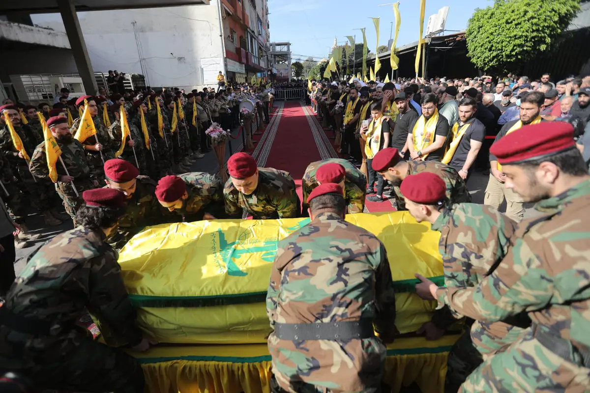 ردًّا على إسرائيل.. "حزب الله" ينفي مقتل نصف قادته في جنوب لبنان