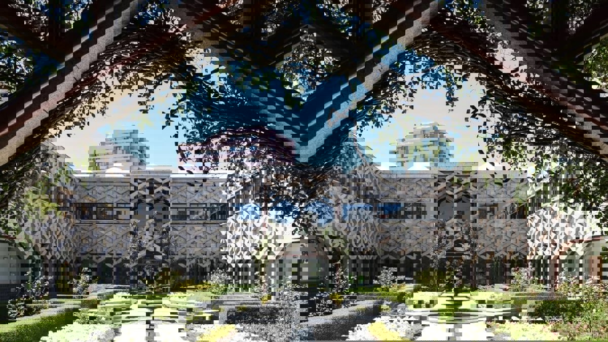 مقتل شخصين طعنا في المركز الإسماعيلي بلشبونة