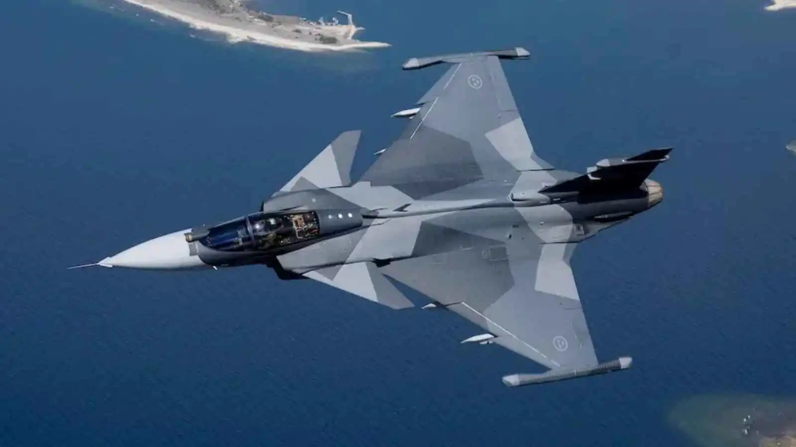 السويد تعتزم بيع 120 طائرة مقاتلة إلى أوكرانيا