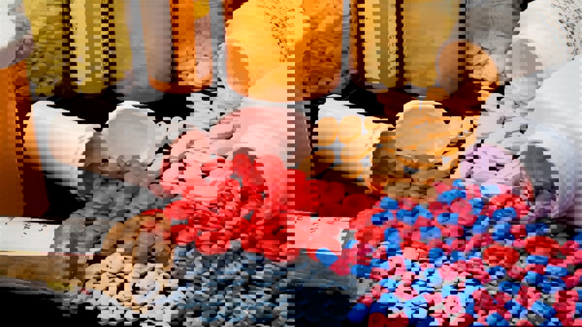 ما خطورة تناول مسكنات ألم شائعة مع أقراص منع الحمل؟