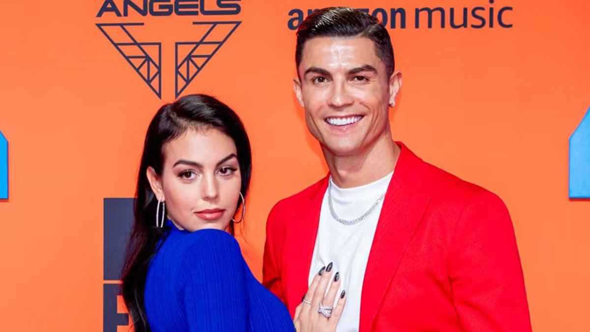 ما سرُّ عدم تعليق كريستيانو رونالدو على إعلان زواجه من جورجينا؟