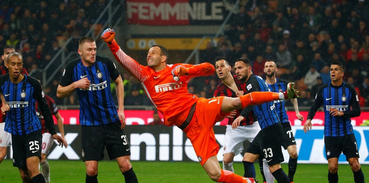 إنتر ميلان يتراجع ويزيل حسابات لاعبيه على انستغرام من قمصانهم