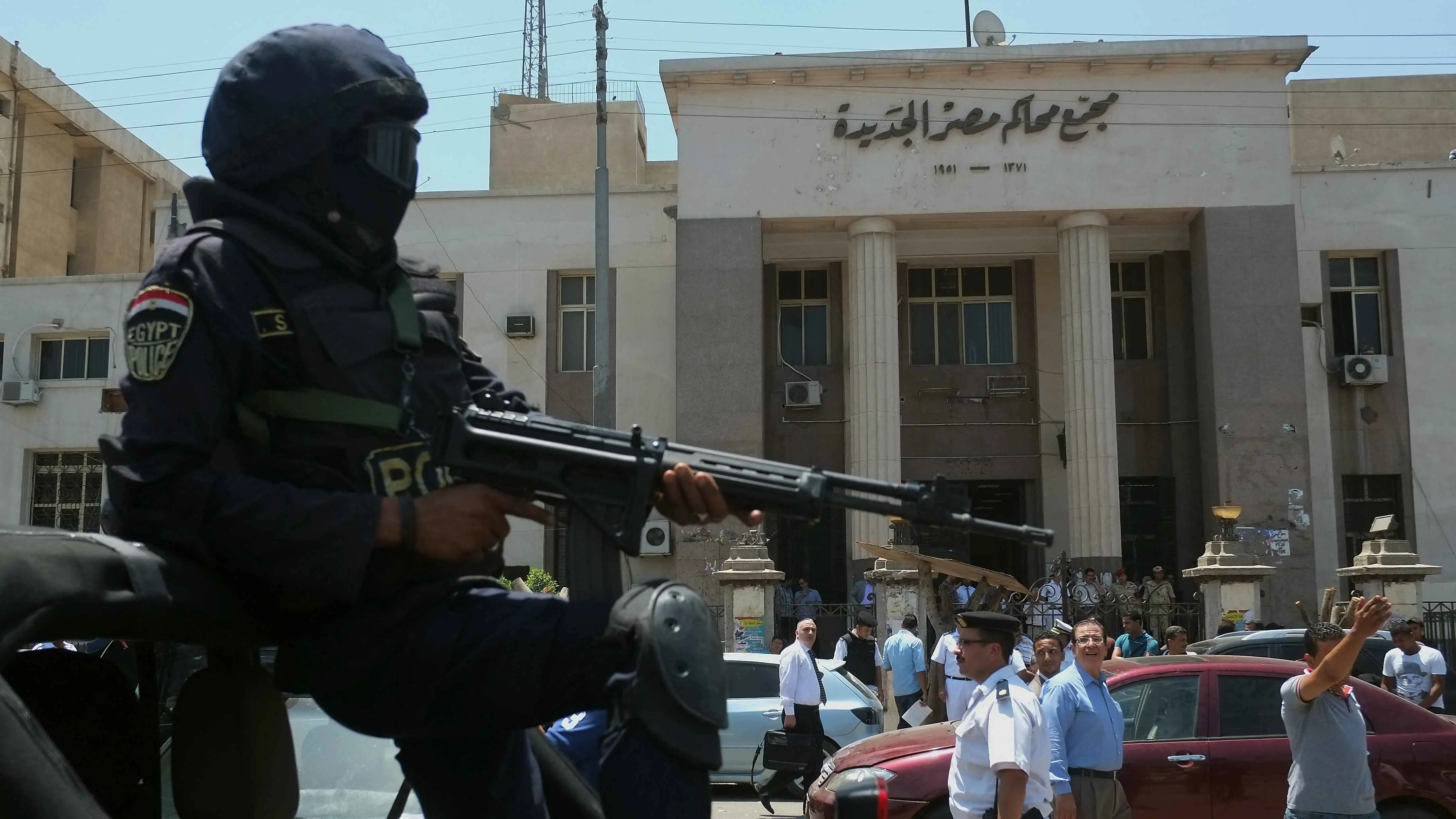 بتحريض من "الإخوان".. ضبط مصري نشر "عبارات مسيئة" على شاشة إعلانات عامة