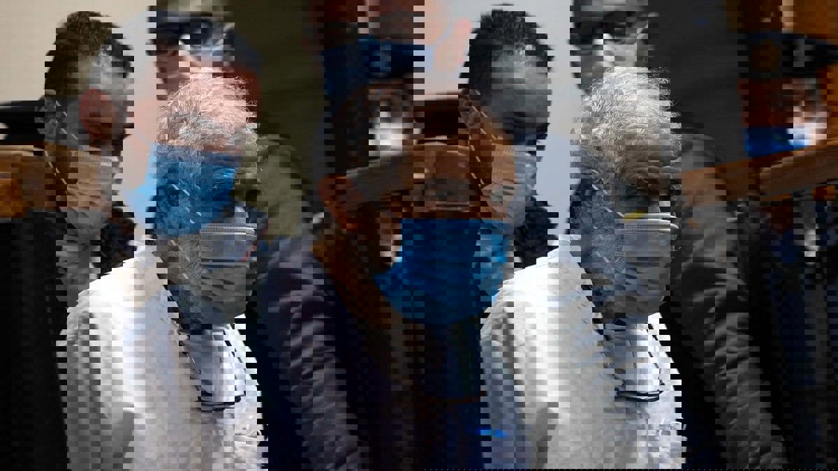 مصر.. المؤبد للقيادي الإخواني محمود عزت في "أحداث مكتب الإرشاد"