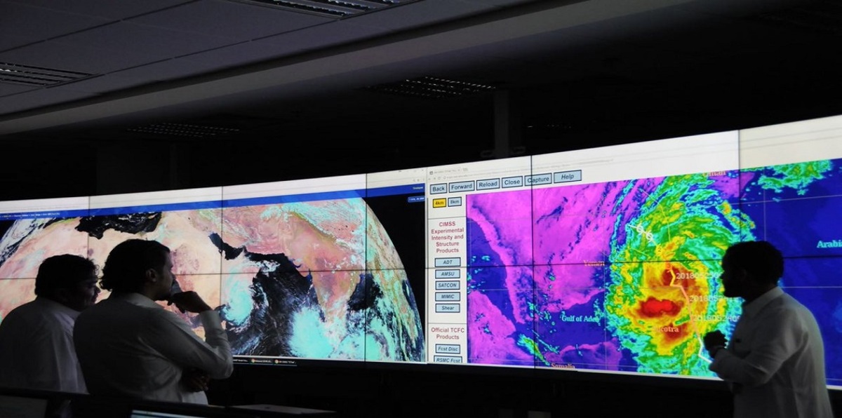 إعصار "مكونو" يتسبب في نزوح أكثر من 500 أسرة في سقطرى