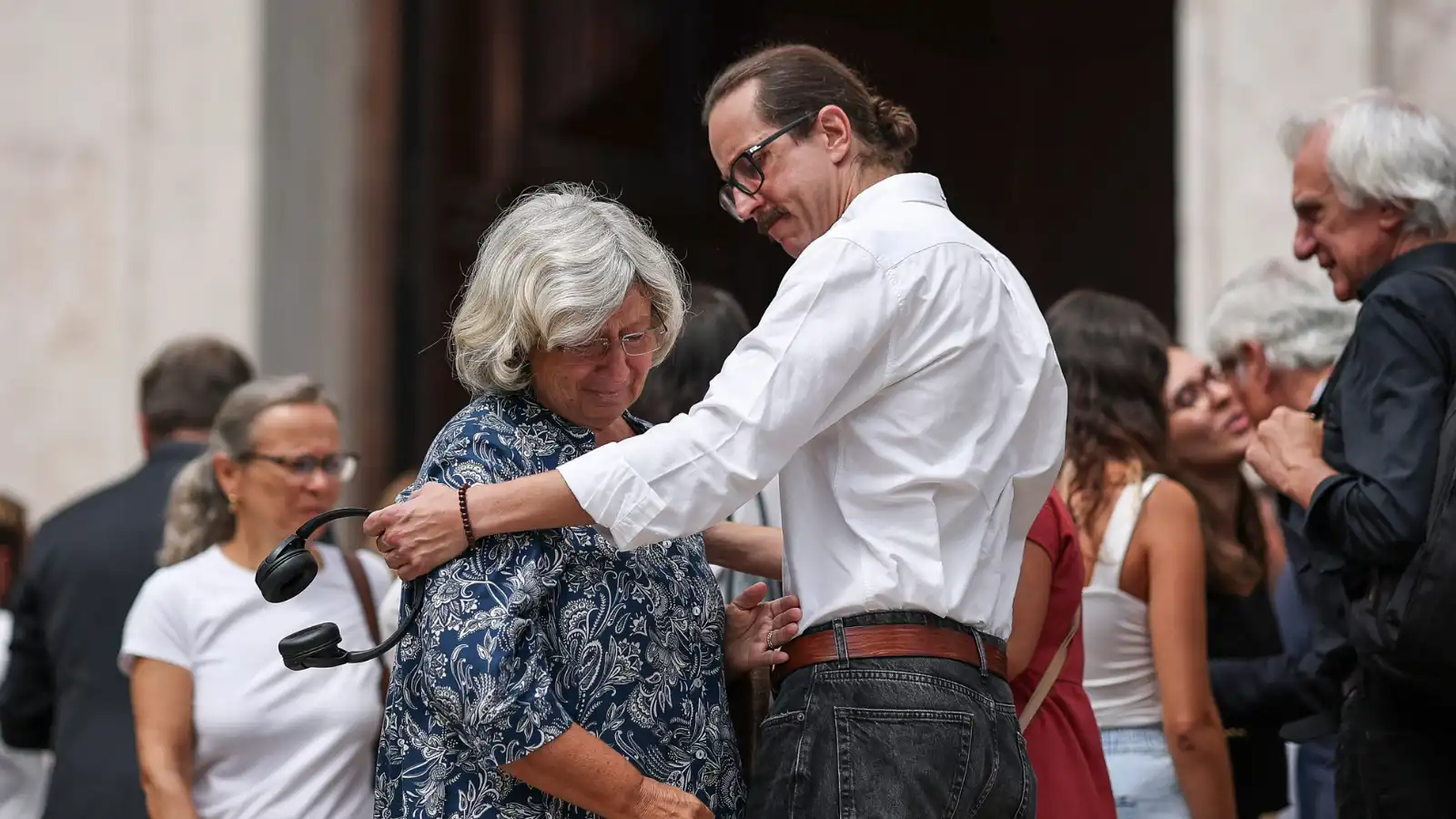 11 أجنبياً و5 برتغاليين ضحايا حادث تحطم عربة في لشبونة