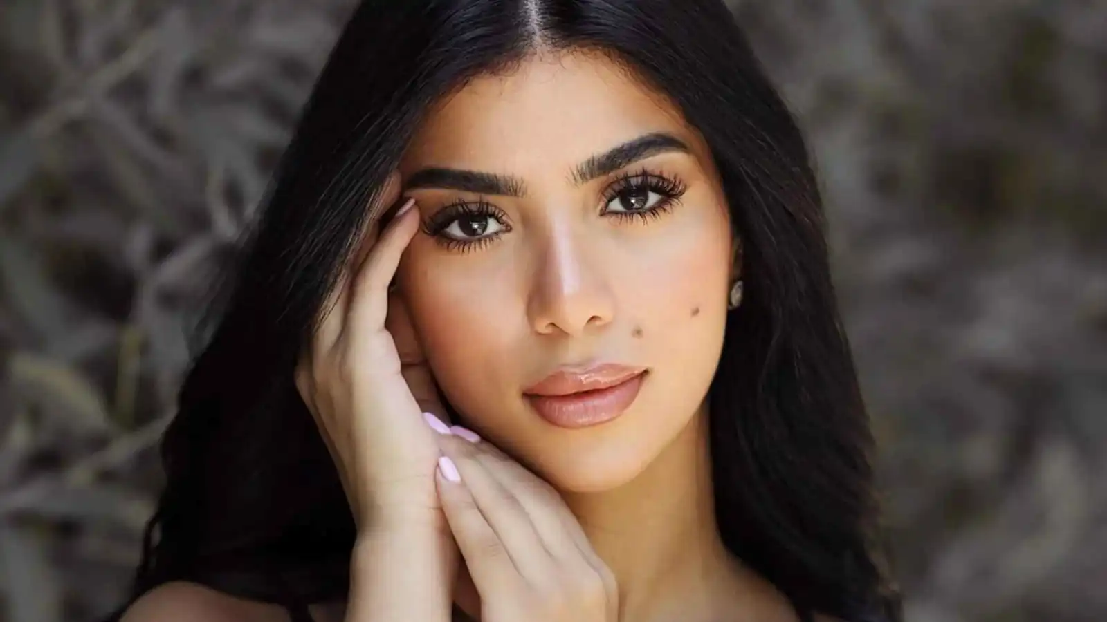 تفاصيل إصابة كارولين عزمي في "رامز ليفل الوحش"